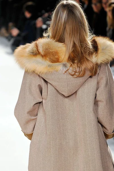 Look 28